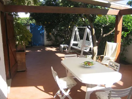 Beautiful residence residence Mesa del Mar on the ground floor at 500 m. from the sea Отели рядом с достопримечательностью «Tiki Bar»