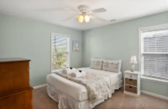 Saltwater Retreat! Close to Parris Island/Sands Beach!