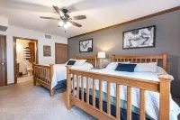 Poolside Villa on Lake Delton Hotels in 