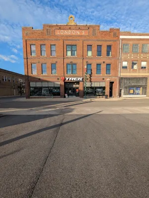 Large Studio Suite in the Middle of Downtown JC