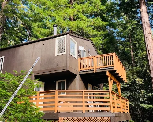 Surrounded by Redwoods with Ocean View & beach access Hotels in Gualala