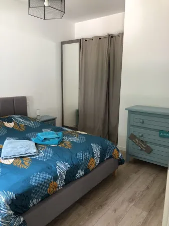 800 M from the basin / direct access to cycle path 6 people