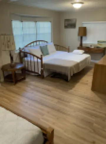 Green Acres! - Spacious secure home with ample boat parking for fishing & fun!