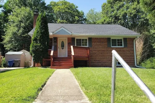 Amazing Escape - 6BD, 5BDR, Private Deck near DC Hotels in Annandale