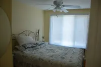 Featured on HGTV's Beach Hunters Отели рядом с достопримечательностью «Motif #1»