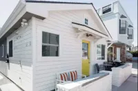 Good Day Sunshine Cottage-Newly updated!! Light and Airy w parking