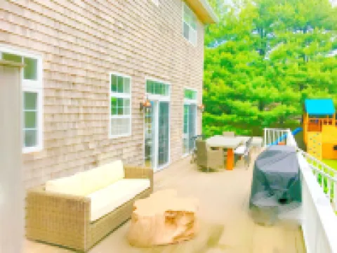 2026 Summer Rental Available in East Hampton. Private Bay Beach Community!