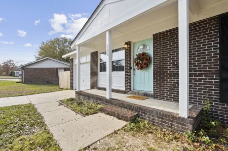 Beautiful Private Home and Patio