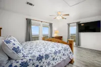 The Crystal Wave: beachfront bliss on a large land 포트 볼리바 주변 호텔