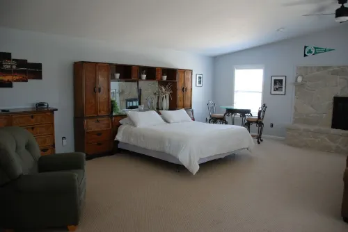 The Nest!!  Gorgeous estate formerly owned by NBA legend- with pool and hot tub!