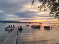 Spectacular Lake Front Home on Beautiful Higgins Lake with Amazing Sunset Views Hotels in Gerrish Township
