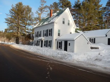 The Brookside House-Large, charming Historic House.  Pet Friendly!