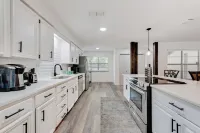 Peaceful 4 Bedroom - Sleeps 12 - Hospital District Hotels in Parker County