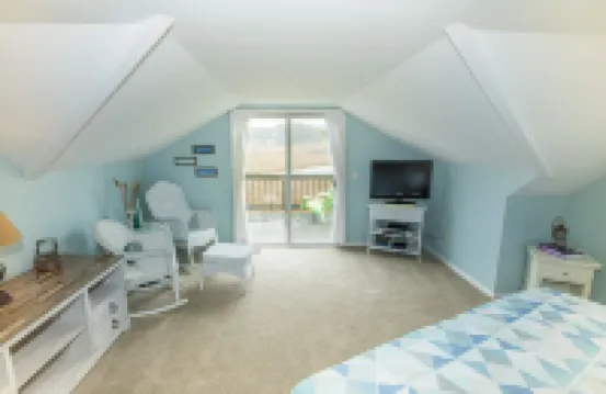 Tranquil Shores - Relaxation With a Water View!