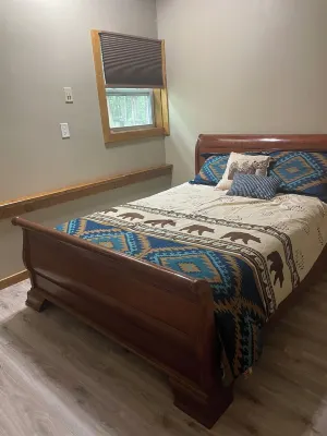 Adirondack Cabin w/Kayaks, Direct Snowmobile&ATV Trails, Swimming, Hiking, WiFi