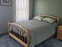Country Sunrise Vacation Home.  Close to Cedar Point and Lake Erie Islands Hotels in Sandusky County