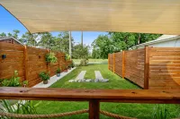 Renovated 1970’s retro camper on Bayou Grande in Pensacola with walking trail. - 3-Star