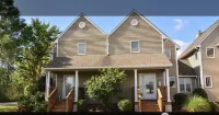 Family Friendly Townhome in desired Stewards Watch Community- 5mins to the beach