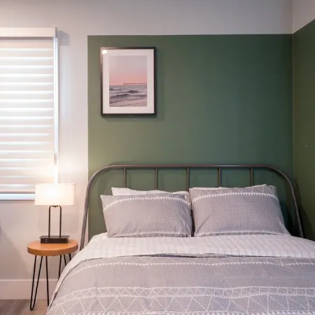 Modern Private Cozy Suite - Mins from Everything