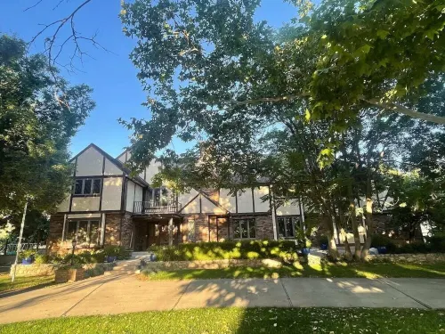 Luxury Basement Apartment with Private Entrance.  Play with Farm Animals!