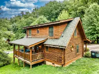 Discount!Hot Tub, Pool & Fishing, Arcade, WiFi, Fireplace in a beautiful resort. Hotels near Wears Valley