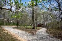 Dogwood Cabin - Off Grid