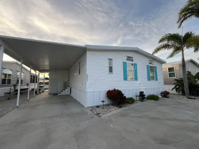 St James City,Watch sunsets,Dolphins, manatees on Canal while on Spa, kayaks Hotels near Fort Myers / Pine Island KOA Holiday