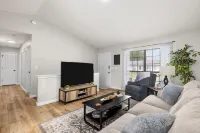 Updated & Cozy 3 BDR Home Hotels in OFallon