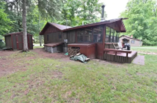 La Vita e Bella -Life is Good- at this pet friendly Northwoods escape