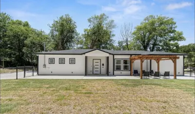 Budget-Friendly Home Deep Ellum Dallas Sleeps 16 Hotel in zona Pleasant Grove Stadium