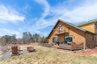 Freshly Remodeled Cabin w/ stunning Lake Views