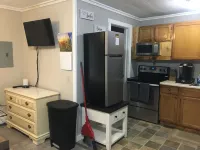 Just Like Being At Home- Newly Renovated Unit