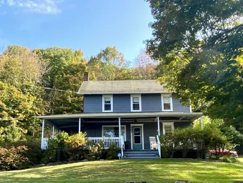 Discover tranquility near Lake Wallenpaupack 16 min