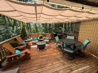 Woolly Bull-Cozy Newly Redecorated 2-Story Townhouse. <0.3 Mile Walk to slopes! Hotels near Devils Knob Overlook
