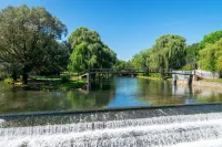 Downtown Bellefonte Modern Loft- 9 miles to PSU Hotels in Bellefonte