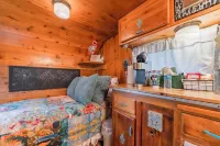 Glamping in Spicewood TX Hill Country~ The Pearl at Green Acres