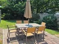 Charming duplex with private yard. Close to the beach, dining & shopping! 格林尼治住宿飯店