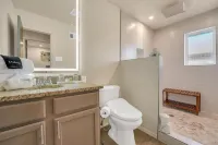 Oak's Beautiful Contemporary Suite #10 - Apartments