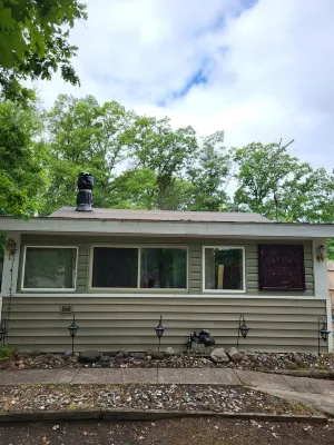 Rustic and Eclectic open floor Plan Cabin with Canal view In Cranberry lake 😋.