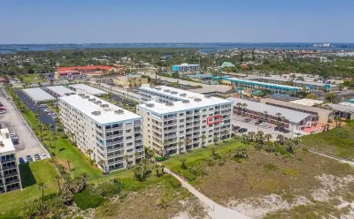 Best direct ocean view! Newly renovated condo w/ pool