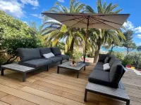 Charming Villa Fully Renovated with Amazing Water View 세테 호텔