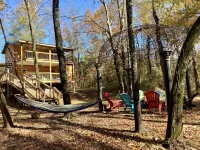Private 14 acre Creek side Cabin and close to Lake