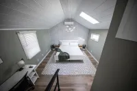 Unwind at This Modern Bethel Village Escape