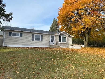 Hideaway on Little Bay - close to boat launch, beach, restaurants and more