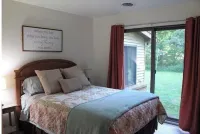 Earthen Bungalow Hotels in Montour County