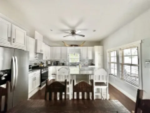 Small Town Richness at Salt Creek Inn 4 Bed 4 Bath Graham, TX Hotels in Young County