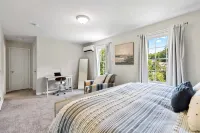Spacious 4 bedroom luxury Condo Hotels near Wilbur's Of Maine Chocolate Confections