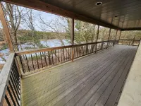 Guest house on secluded 120 acre property minutes from Chain 0' Lakes