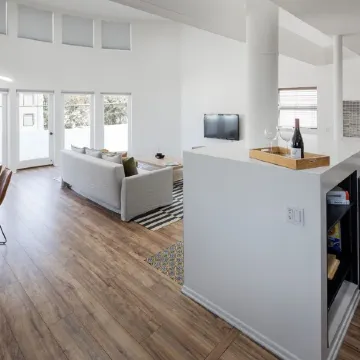 Designer Loft with parking 5min to the beach !
