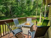Pet Friendly Modern Poconos Home | Hot Tub | Cozy Woodlands!